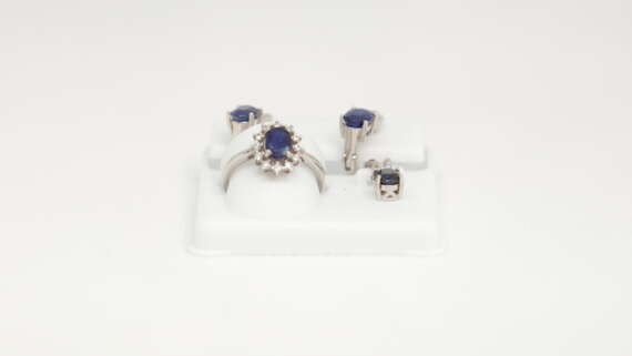 White Gold Ring in Topaz and Diamonds - Image 2